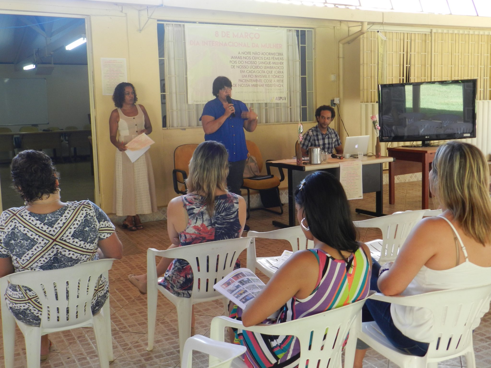 Roda de conversa aborda cotidiano e problemas enfrentados pelas mulheres na UFV