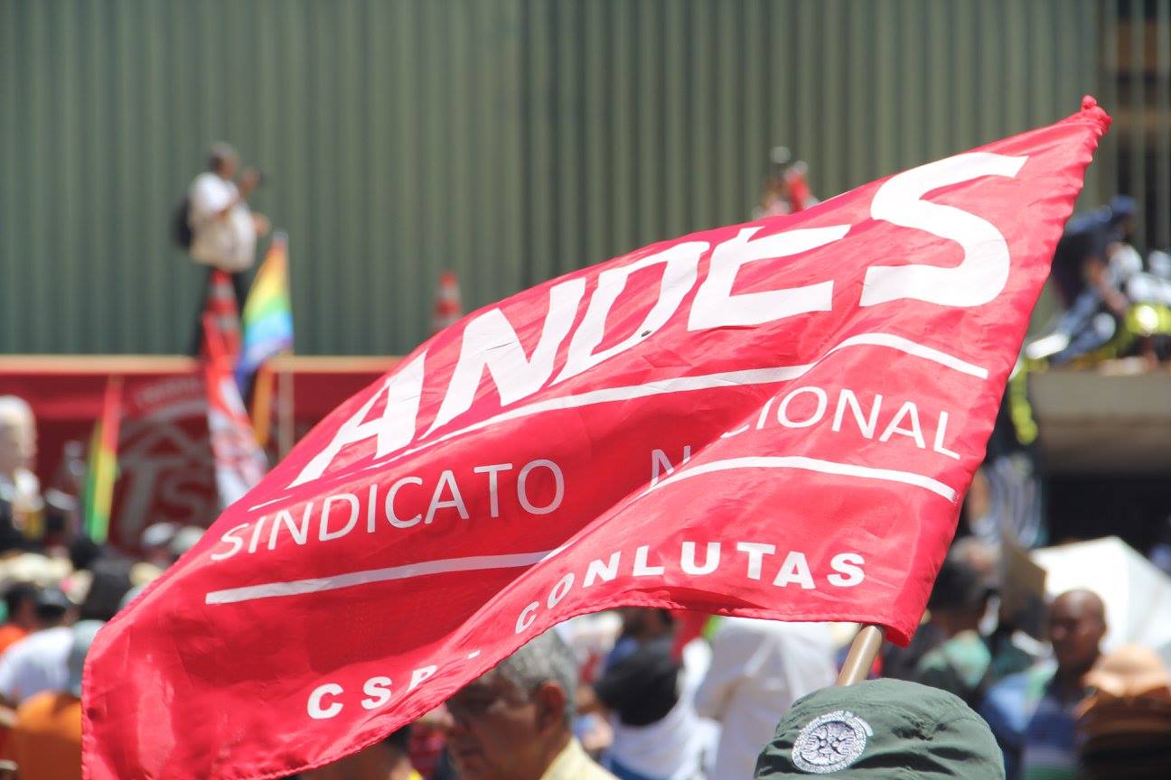 Andes e outras entidades se mobilizam em defesa da educação pública, da democracia e da Constituição