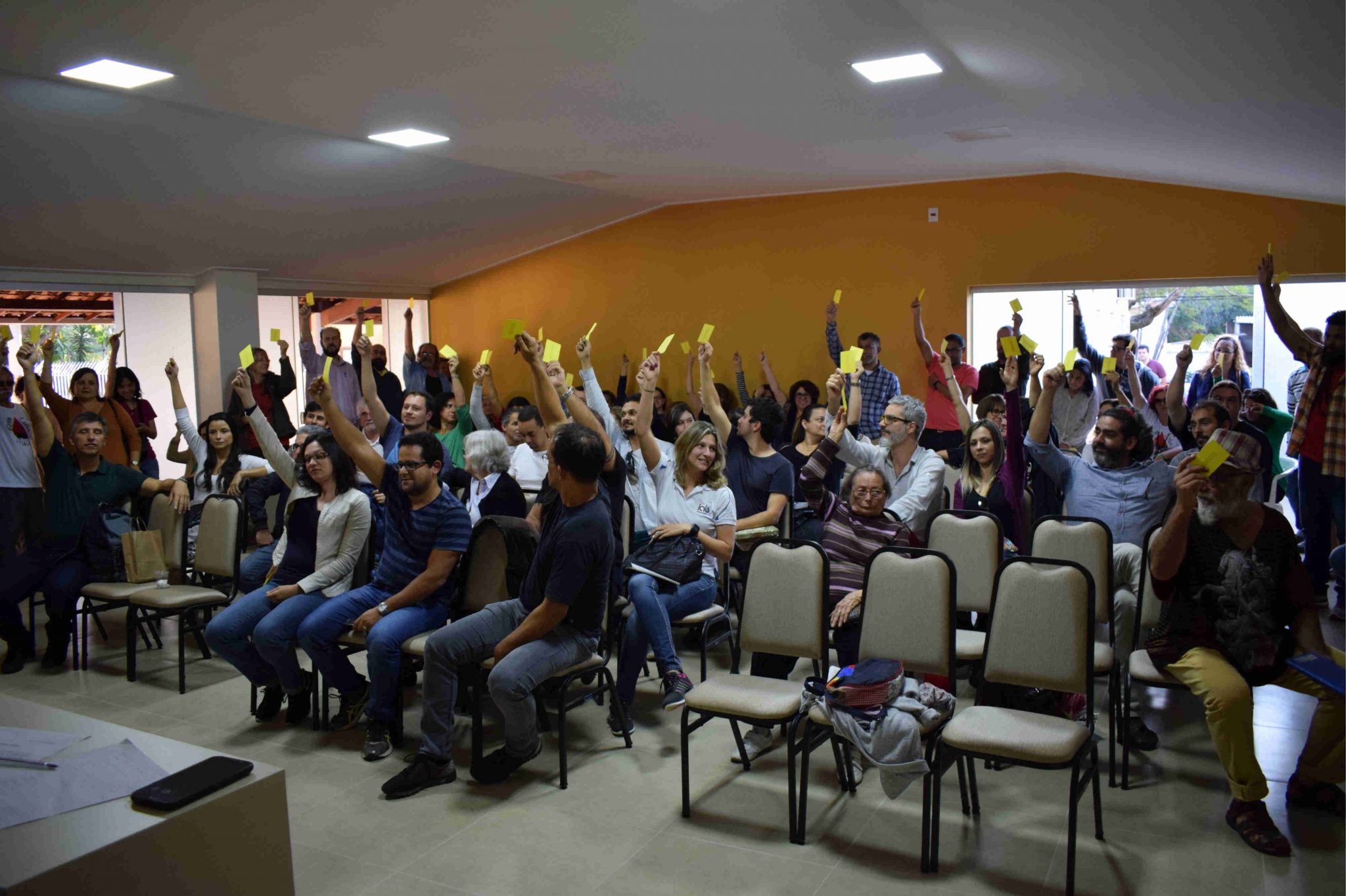 Sindicalizados aprovam indicativo de greve para o dia 21