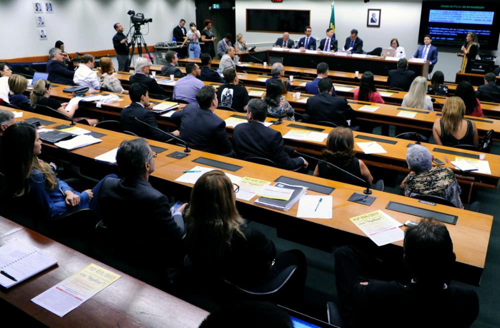 Em audiência na Câmara, Andes e Auditoria Cidadã denunciam esquema de desvio de arrecadação tributária