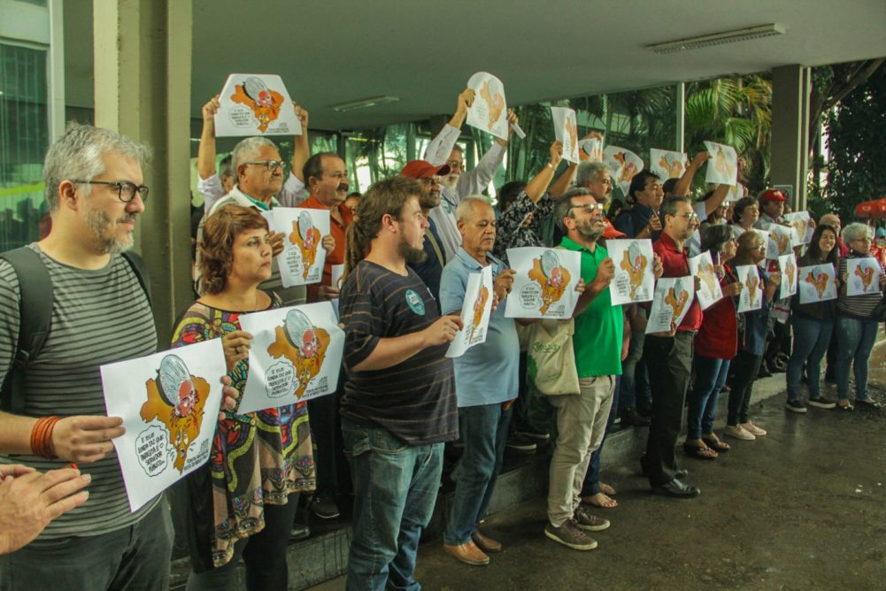 Servidores são barrados ao tentar protocolar reivindicações em ministério