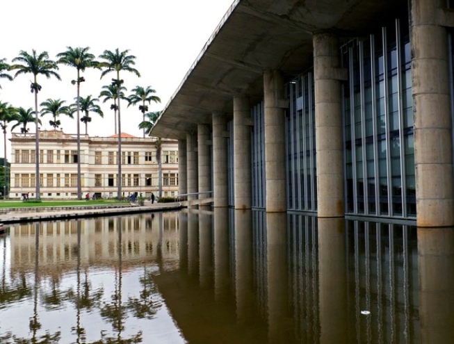 Reunião debate trabalho remoto e corte de adicionais na UFV