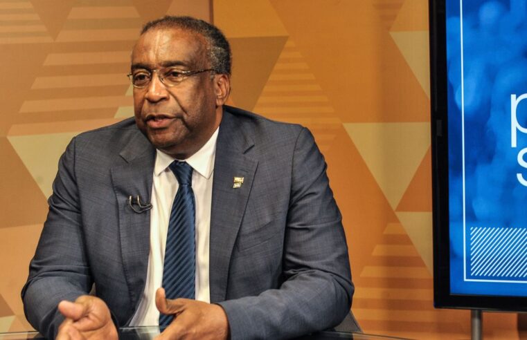 Militar e economista: conheça o novo ministro da educação