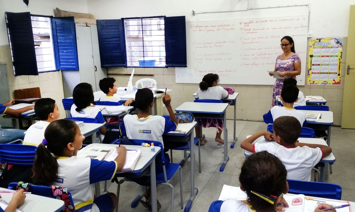 Governo faz contraproposta à PEC do Fundeb e pode causar colapso na educação básica