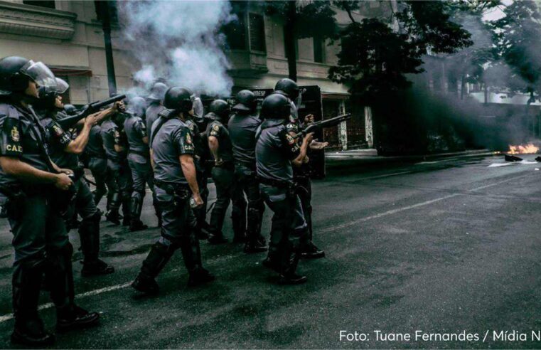 Em escalada autoritária, projeto quer criminalizar manifestações no país