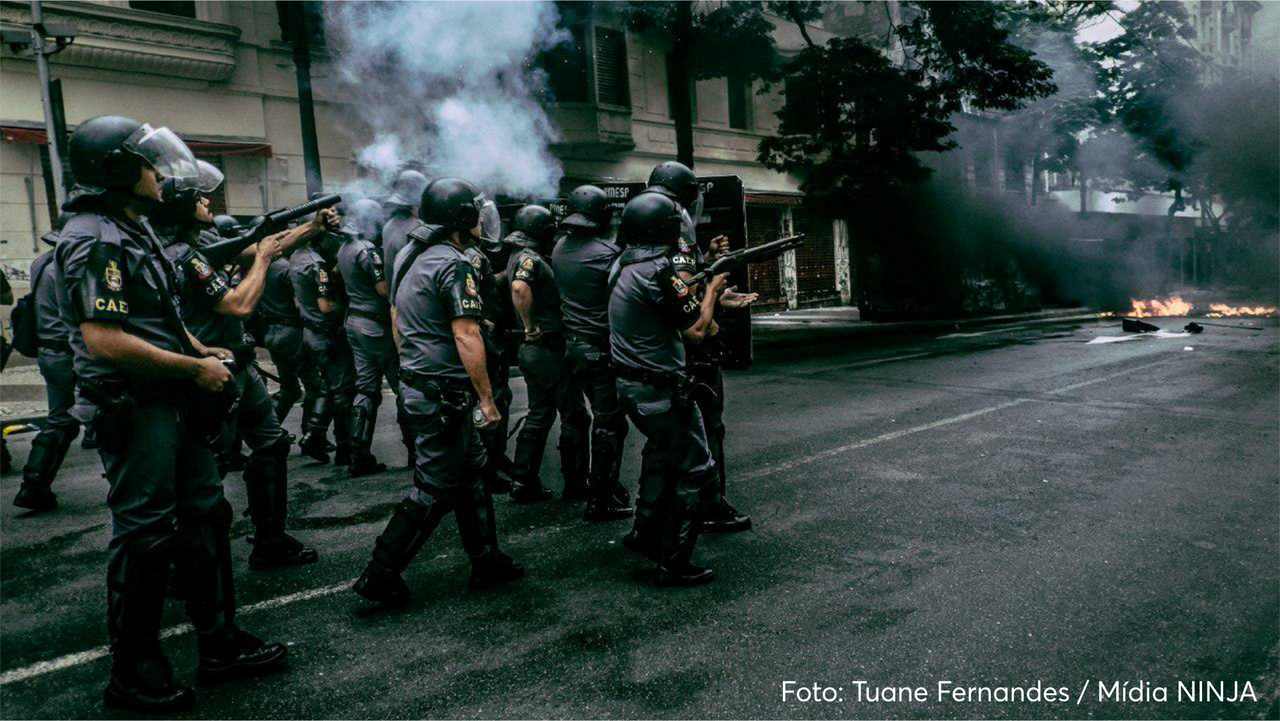 Em escalada autoritária, projeto quer criminalizar manifestações no país