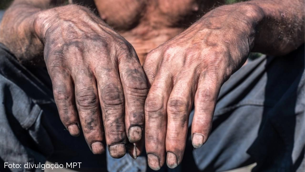 2.575 trabalhadores foram resgatados de condições análogas às de escravo em 2022, no Brasil