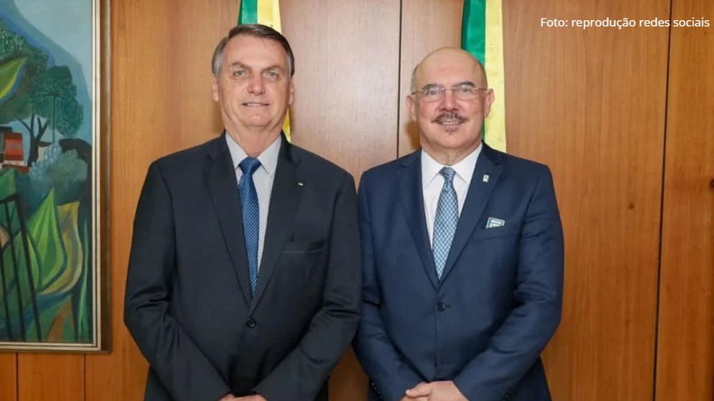 Ministro da educação diz priorizar amigos de pastor a pedido de Bolsonaro