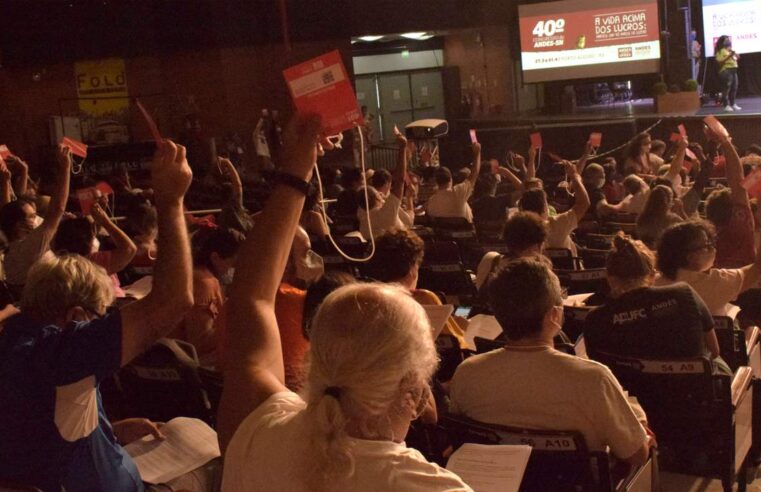 Congresso do ANDES-SN aprova novo plano de lutas dos professores