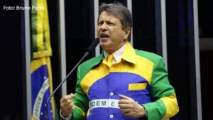 ANDES-SN repudia fala de deputado que sugere queimar estudantes vivos