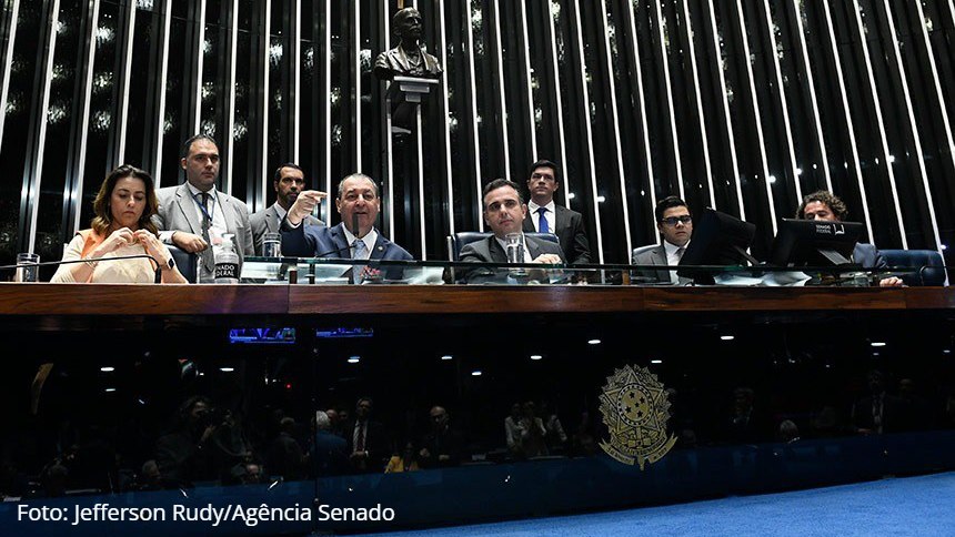 Senado aprova arcabouço fiscal e texto volta à Câmara