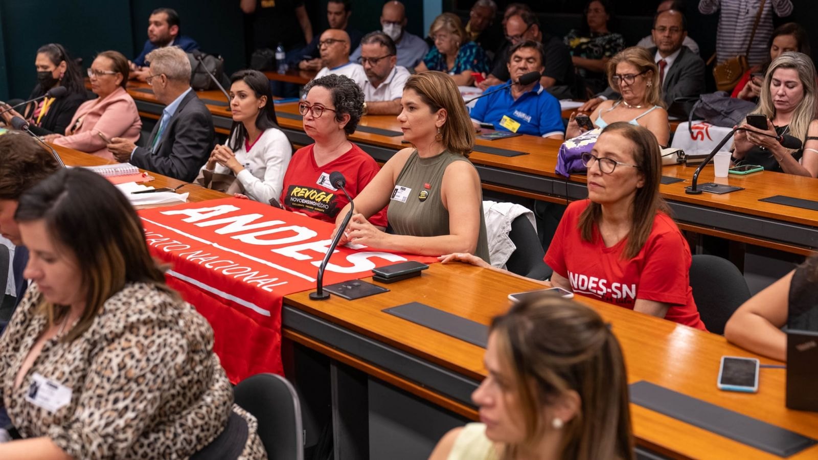 Servidores se mobilizam frente ameaça da reforma administrativa (PEC 32)