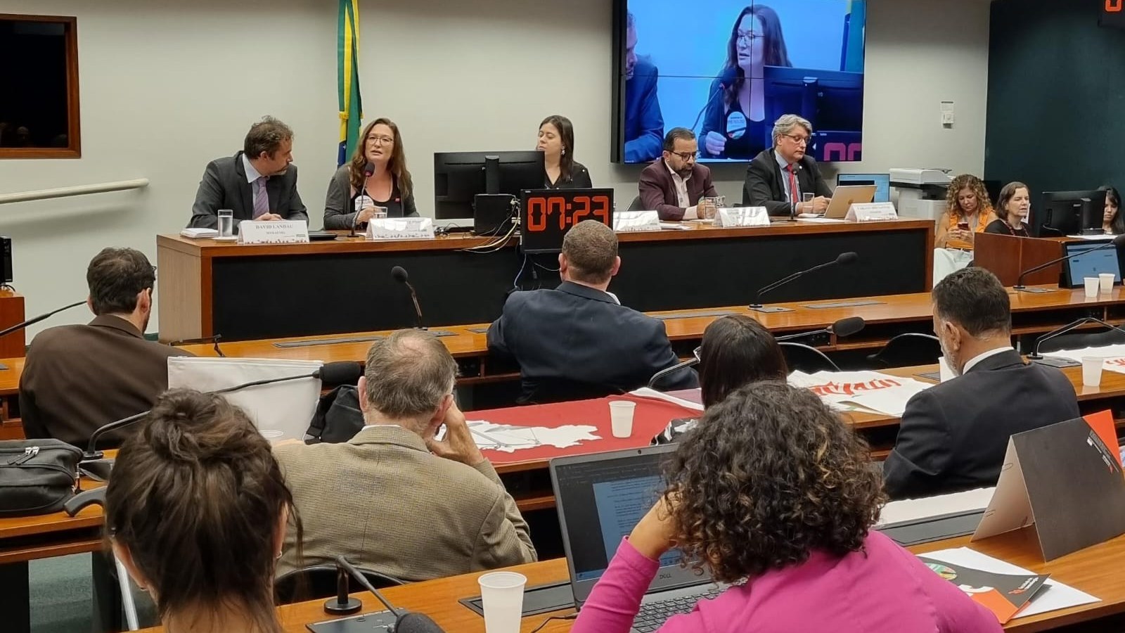 ANDES-SN participa de audiência sobre PEC 220, que trata de reajuste anual para os servidores