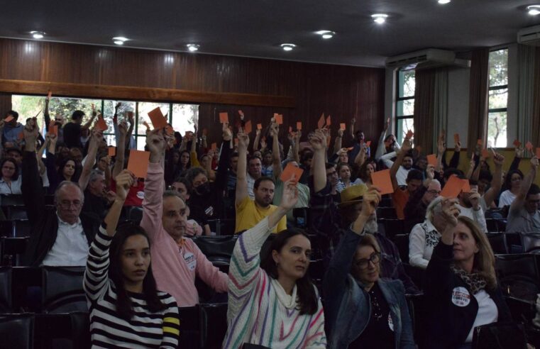 Assembleia docente decide pela permanência em greve e rejeição ao acordo com o governo