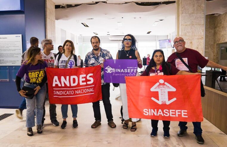 Governo não avança, docentes em greve ocupam MGI e conseguem agenda na próxima semana