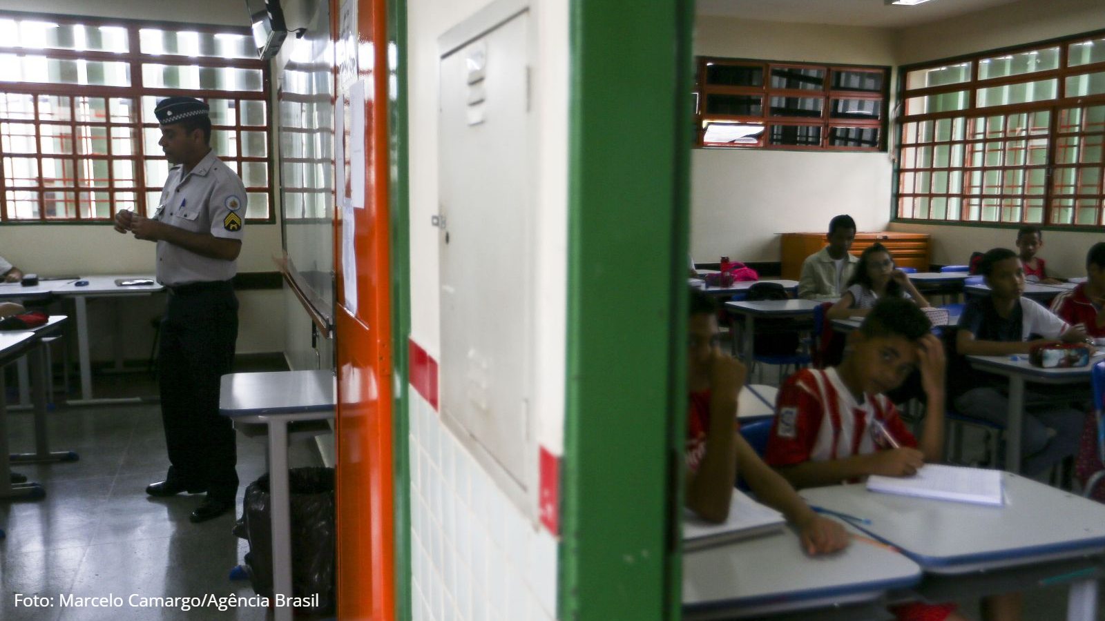 Justiça suspende programa que militariza escolas em São Paulo