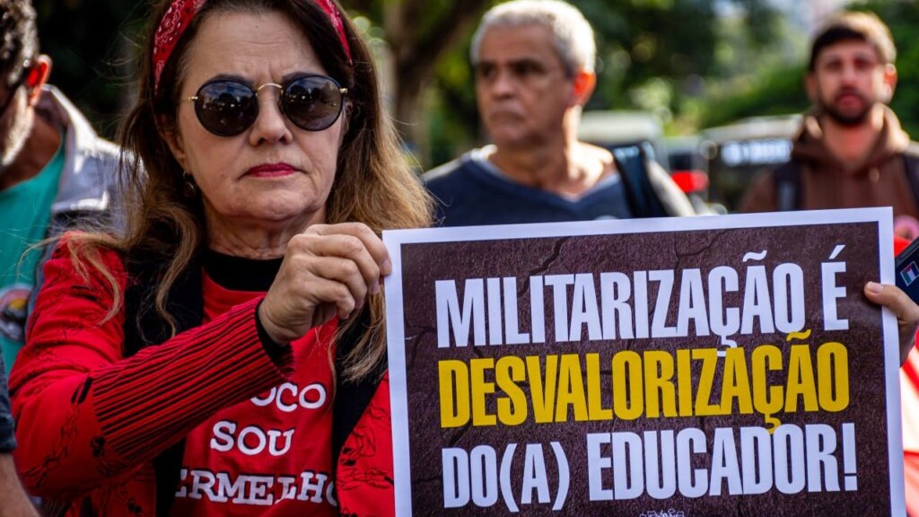 Tribunal de Contas de MG determina paralisação do programa de escolas cívico-militares de Zema