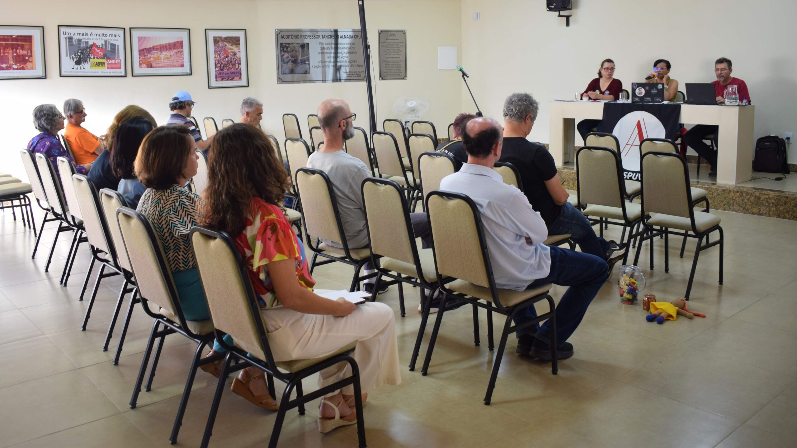 Assembleia da ASPUV debate reforma administrativa e perigos para todos os servidores