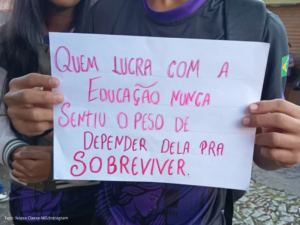 Protesto contra leilão de escolas estaduais de Minas Gerais