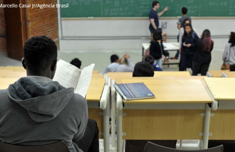 ANDES-SN lança documentário sobre a importância da educação e da ciência para o país